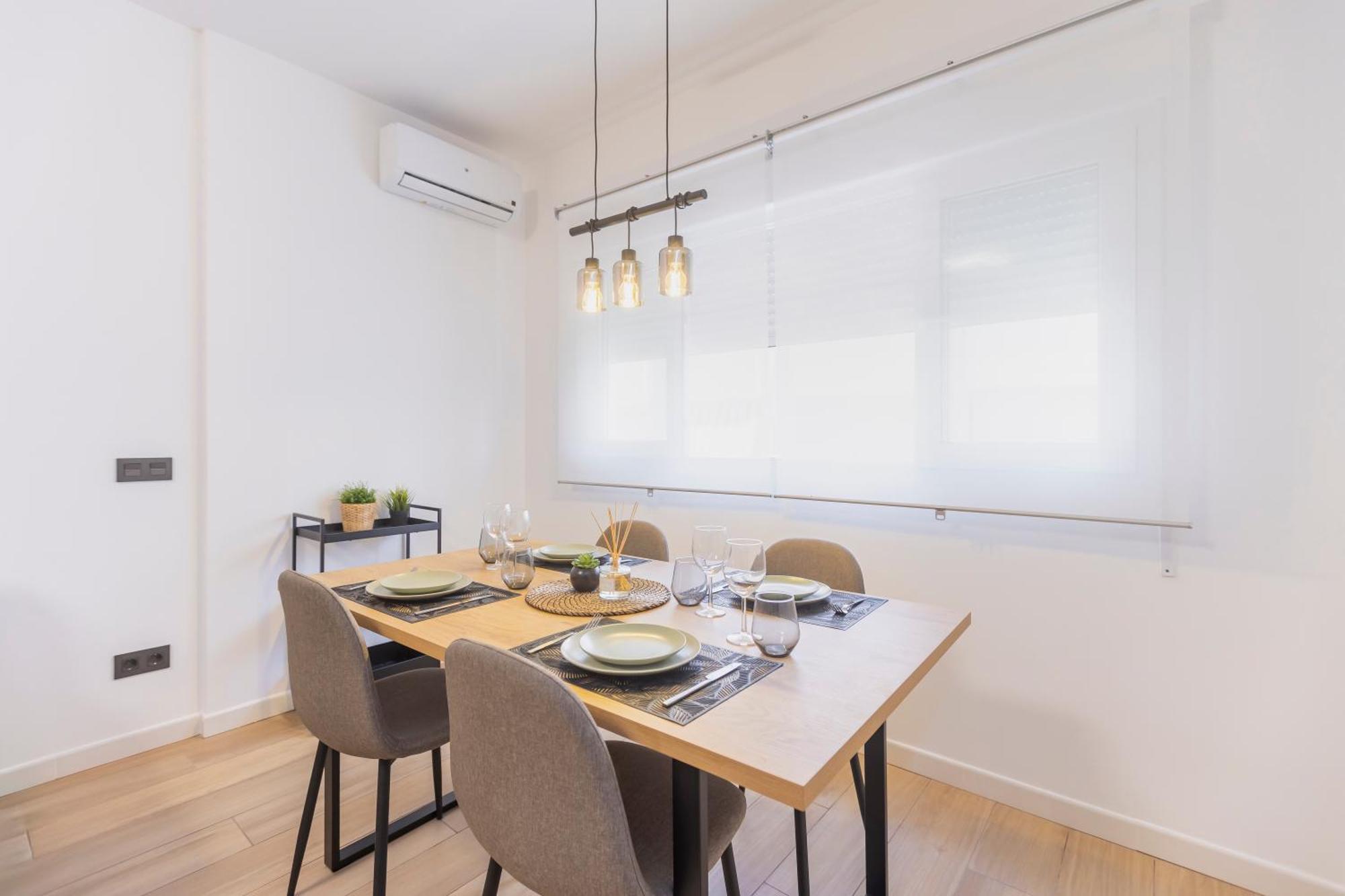 Fully Renovated Apartment In The Heart Of Fuengirola, 2 Min Walk To The Beach Exterior photo