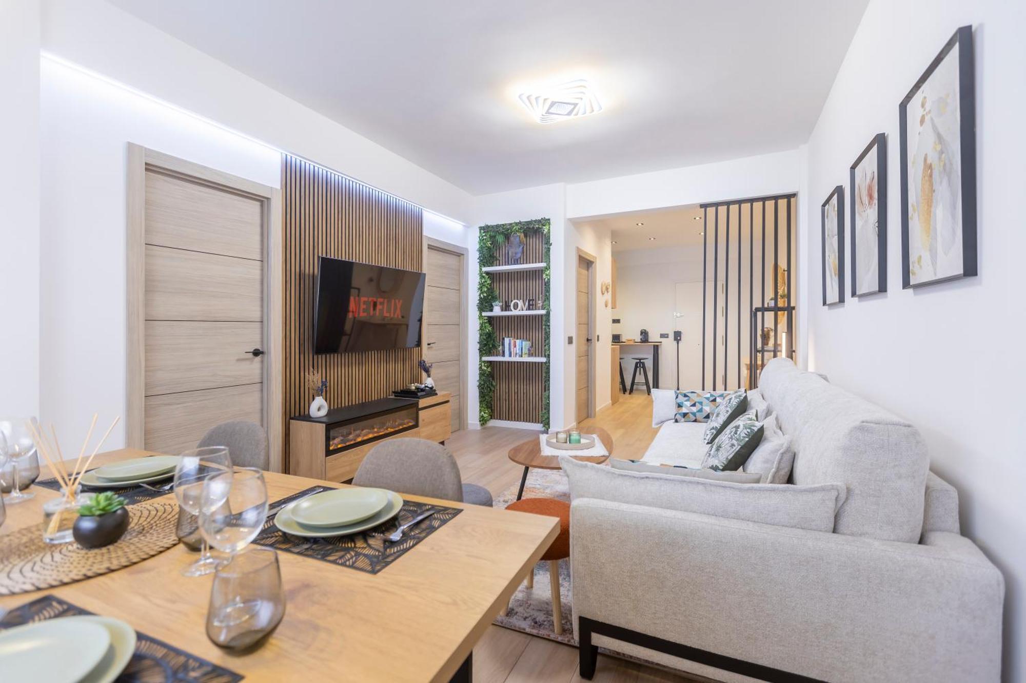 Fully Renovated Apartment In The Heart Of Fuengirola, 2 Min Walk To The Beach Exterior photo