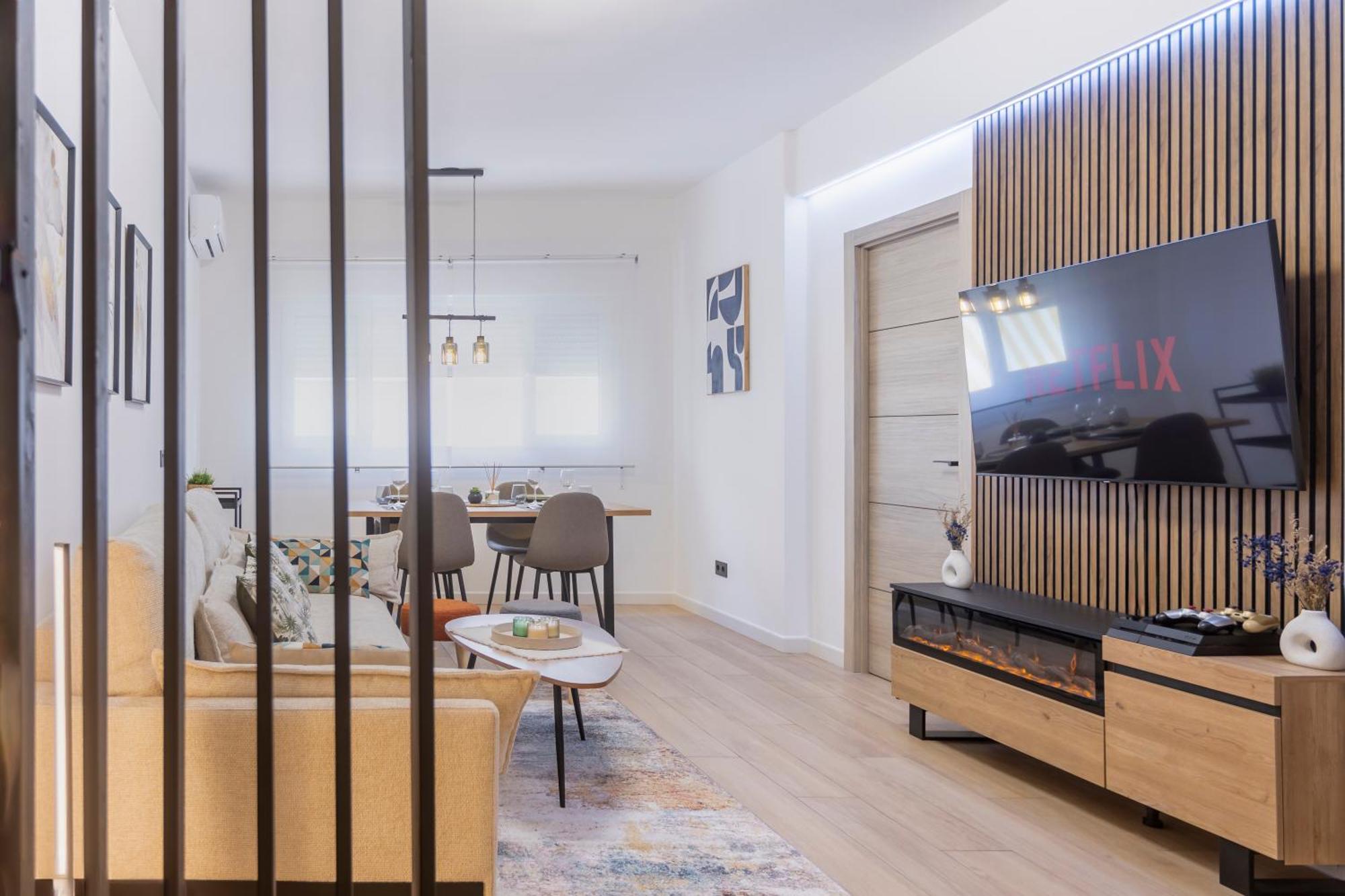 Fully Renovated Apartment In The Heart Of Fuengirola, 2 Min Walk To The Beach Exterior photo