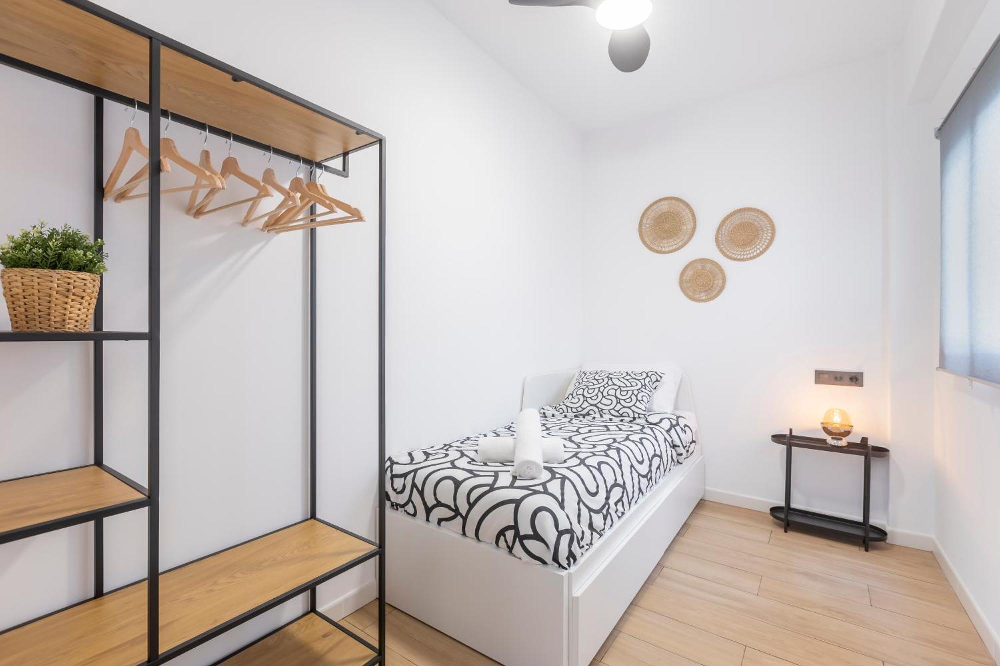 Fully Renovated Apartment In The Heart Of Fuengirola, 2 Min Walk To The Beach Exterior photo