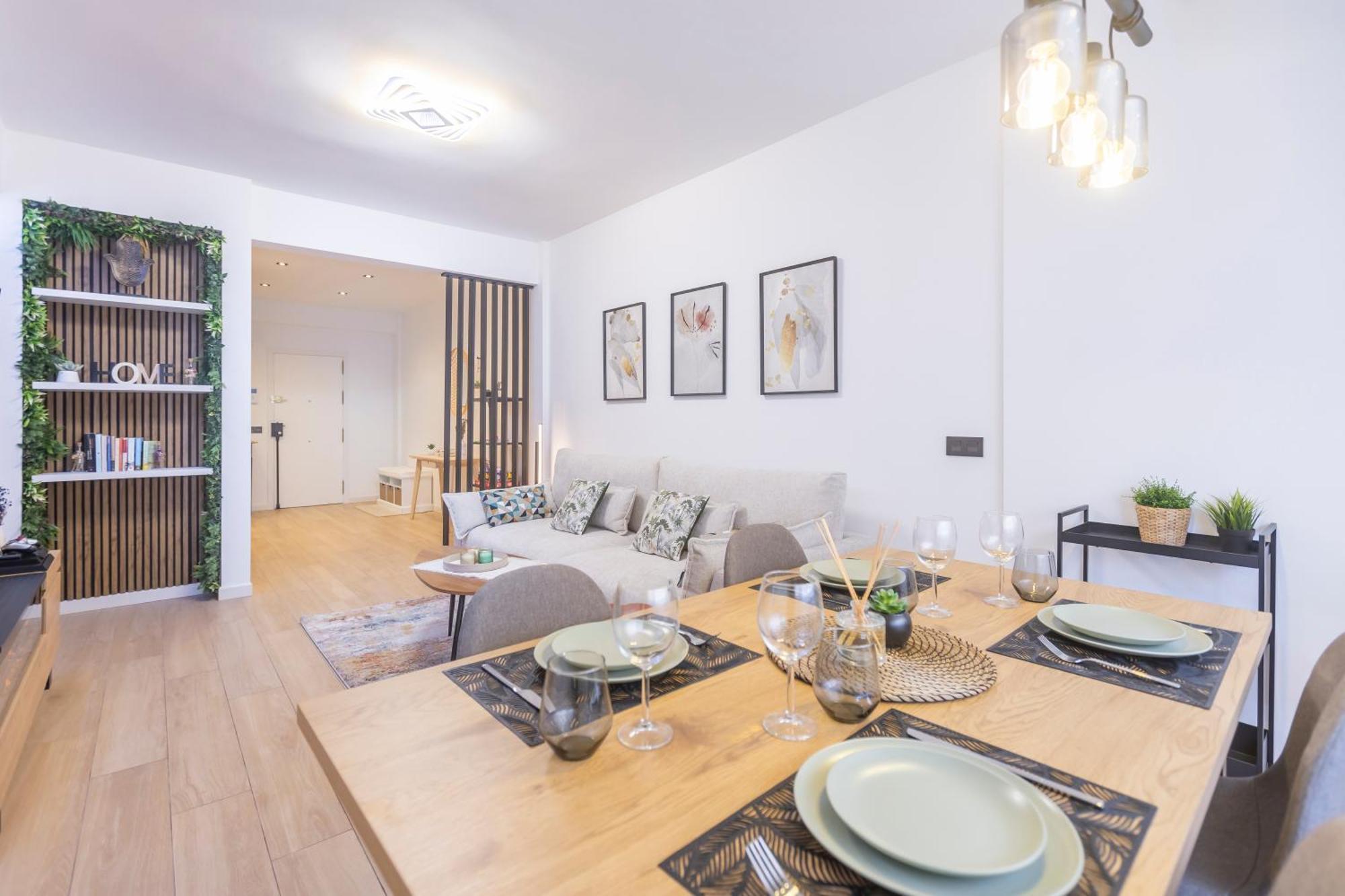 Fully Renovated Apartment In The Heart Of Fuengirola, 2 Min Walk To The Beach Exterior photo