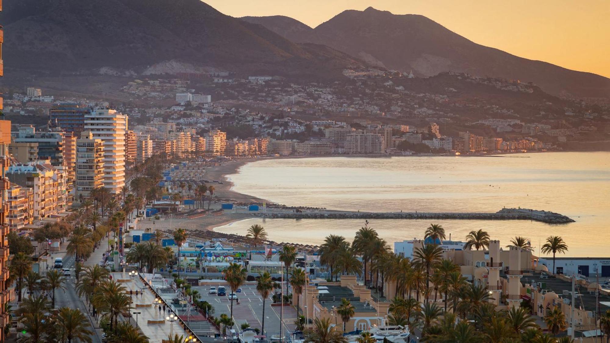 Fully Renovated Apartment In The Heart Of Fuengirola, 2 Min Walk To The Beach Exterior photo