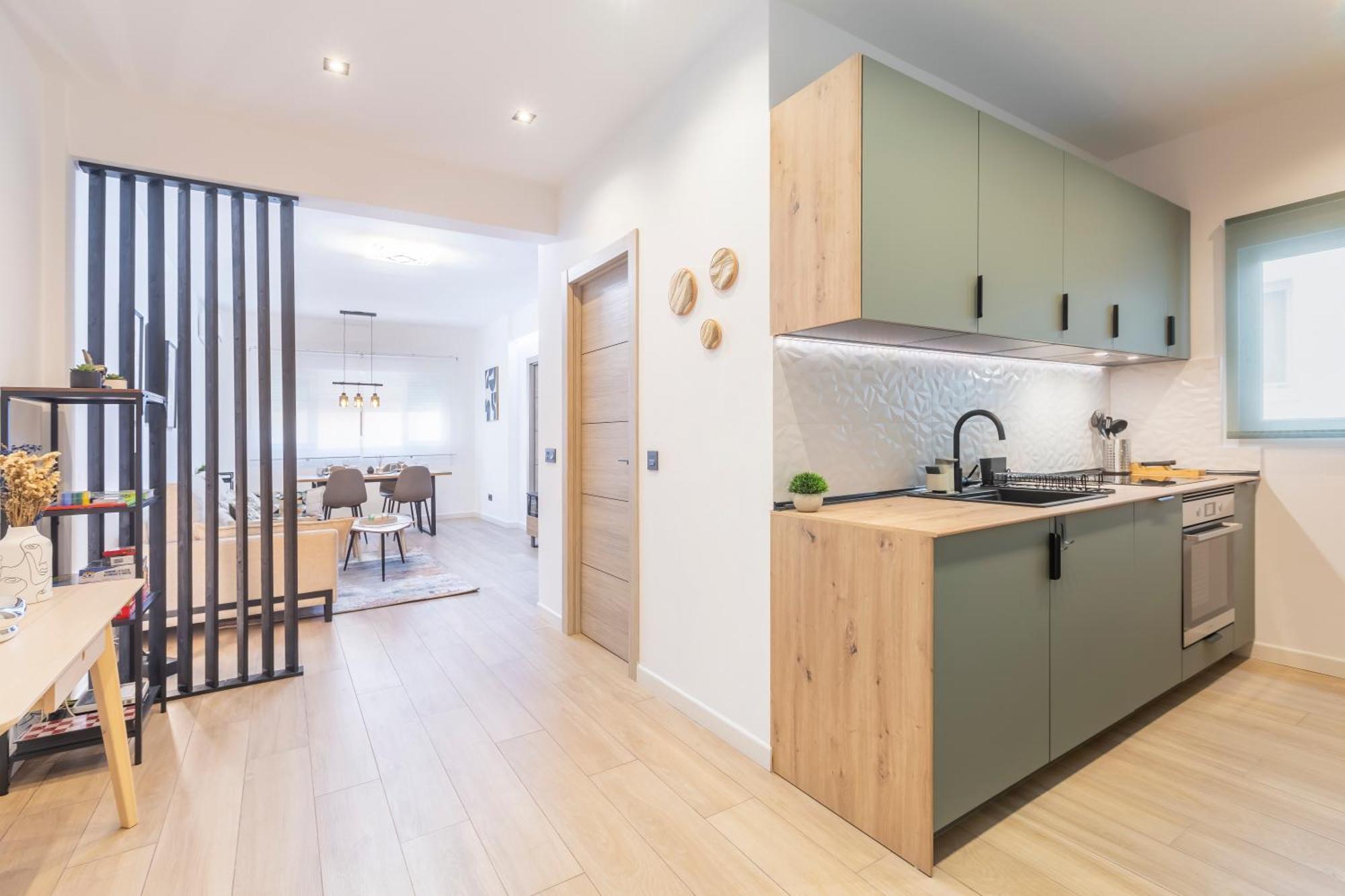 Fully Renovated Apartment In The Heart Of Fuengirola, 2 Min Walk To The Beach Exterior photo