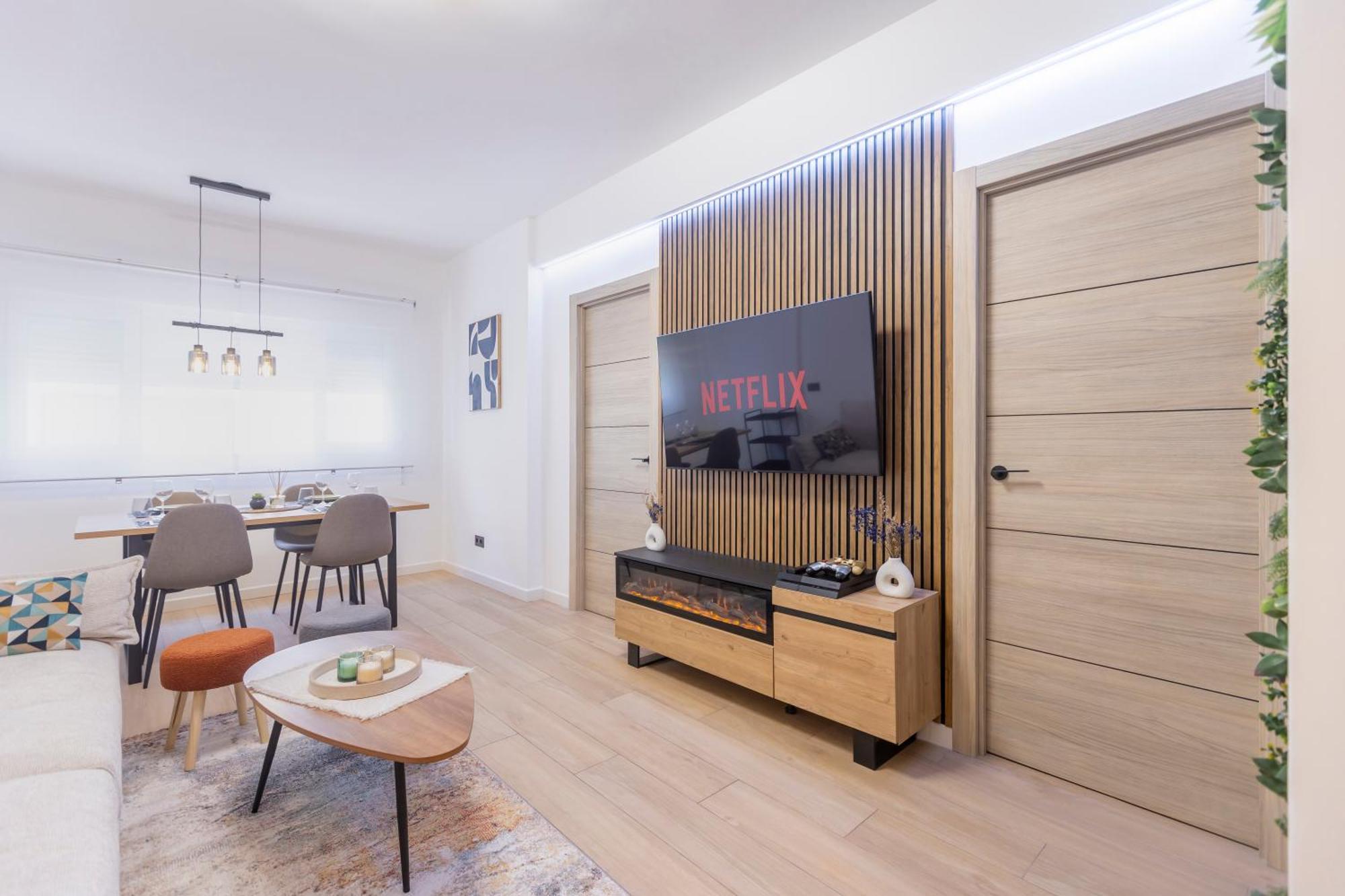 Fully Renovated Apartment In The Heart Of Fuengirola, 2 Min Walk To The Beach Exterior photo